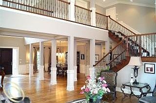 4th image of 524 Barrington Ct