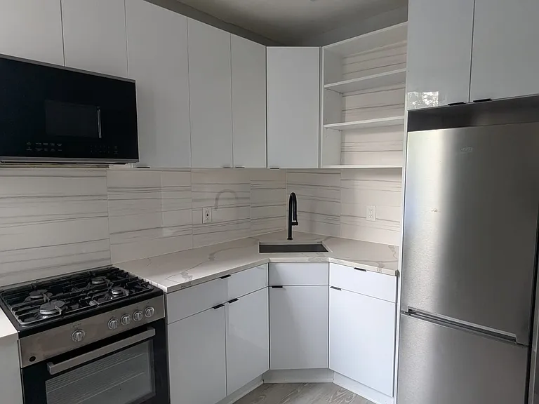 88 Wallis Ave #12E — Photo 2