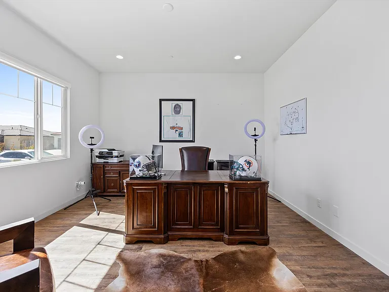 815 Gilsum Ct — Photo 8
