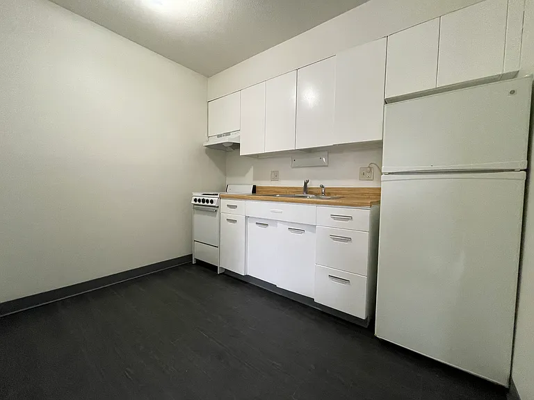 1340 King Ave — Photo 30