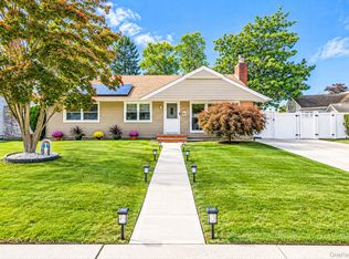 31 Lynwood Drive, Valley Stream, NY 11580