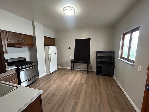4th image of 1102 Valley St Floor 1