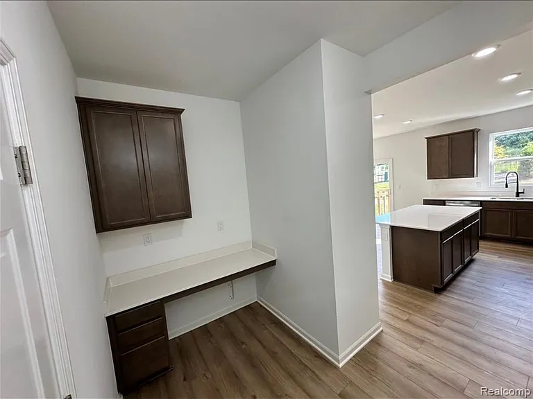 4881 Marquette Dr — Photo 8
