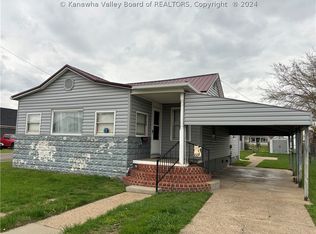 1609 Oak St, Kenova, WV 25530