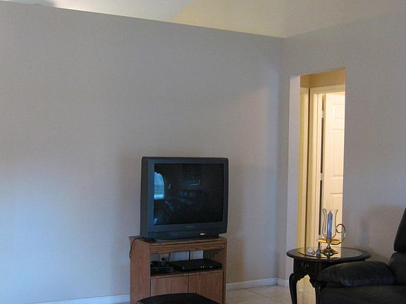 3rd image of 826 SE Celtic Avenue