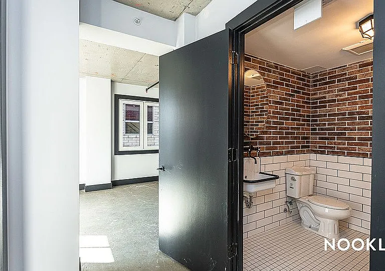 639 Foster Ave #305 — Photo 35