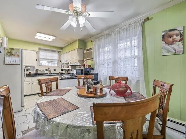 46 Western Avenue image 10 of 36