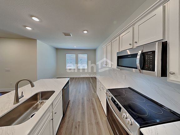 4th image of 1015 Grafton Ridge Dr