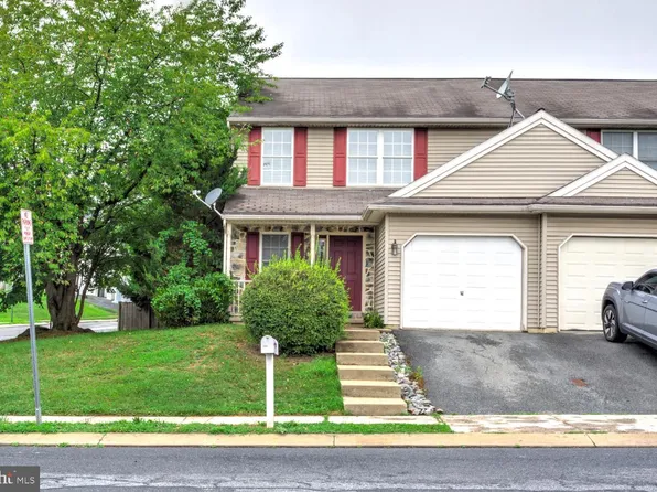 300 Elmshire Dr, Lancaster, PA 17603
