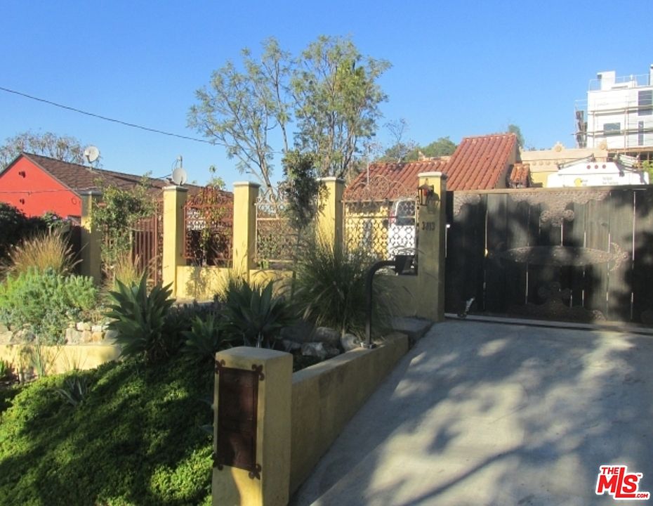 1st image of 3813 Effie St