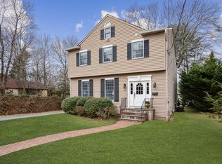 195 Bell Rd, Scarsdale, NY 10583