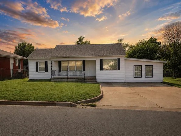 1316 S 12th St, Chickasha, OK 73018