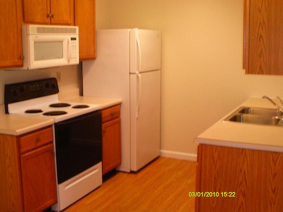 2nd image of 700 Marina Dr