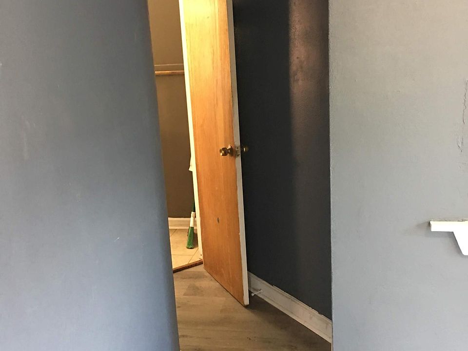 1st image of 1030 Circle Ave APT 2F