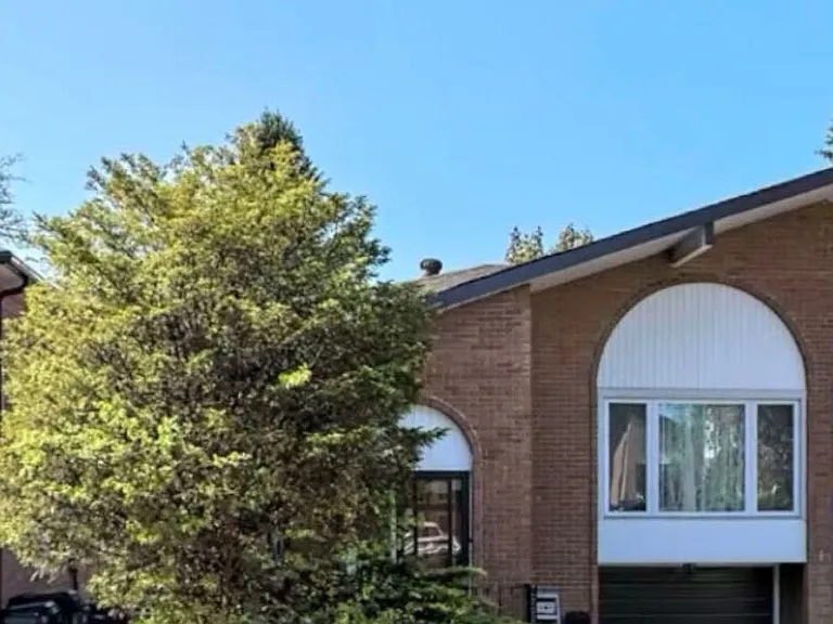 18 Lynch Rd — Photo 1