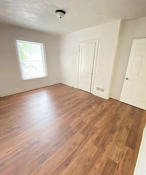 934 11th Ave — Photo 27