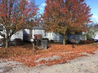 108 Washington Ave, Evans City, PA 16033