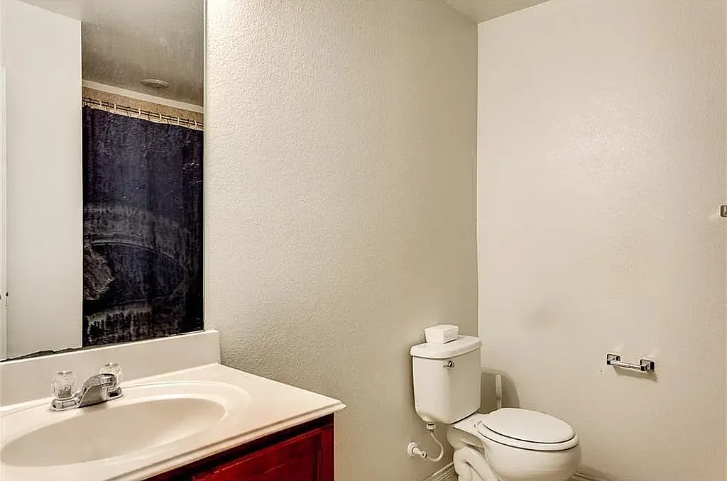 3 bed, 1650 sqft, $1,900 — Photo 2