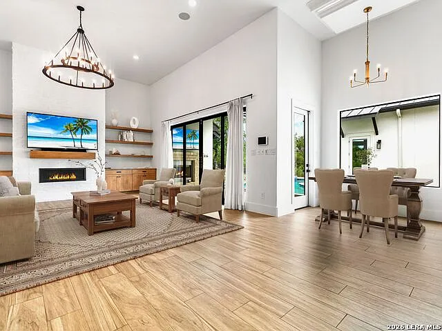 4 bed, 6.0 bath, 4094 sqft, $7,000 — Photo 4