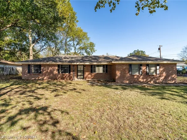 206 SE 7th St, Muldrow, OK 74948