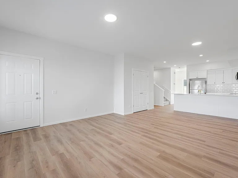 545 Black Stone Blvd — Photo 11