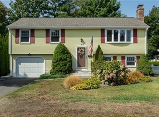 17 Loomis Ave, Plainville, CT 06062