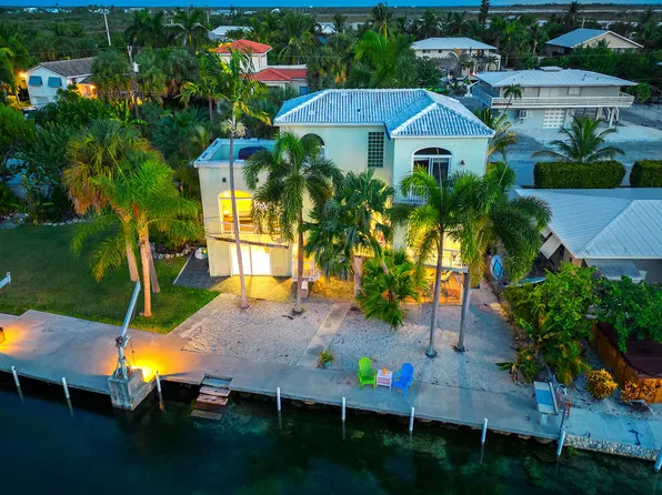 17183 Coral Dr, Sugarloaf Key, FL 33042