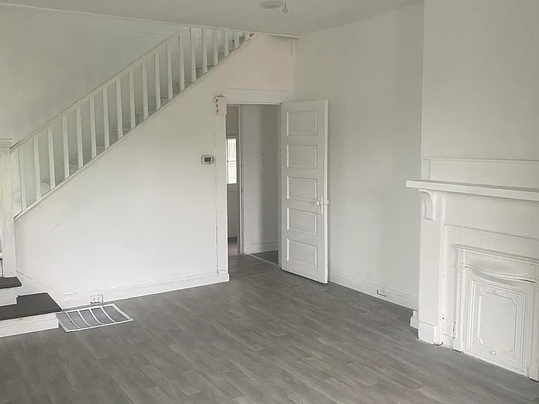 717 Temple Ave — Photo 3