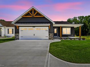 975 Lake Rd, Conneaut, OH 44030
