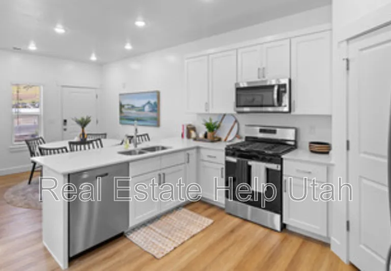285 W 1150 N — Photo 5