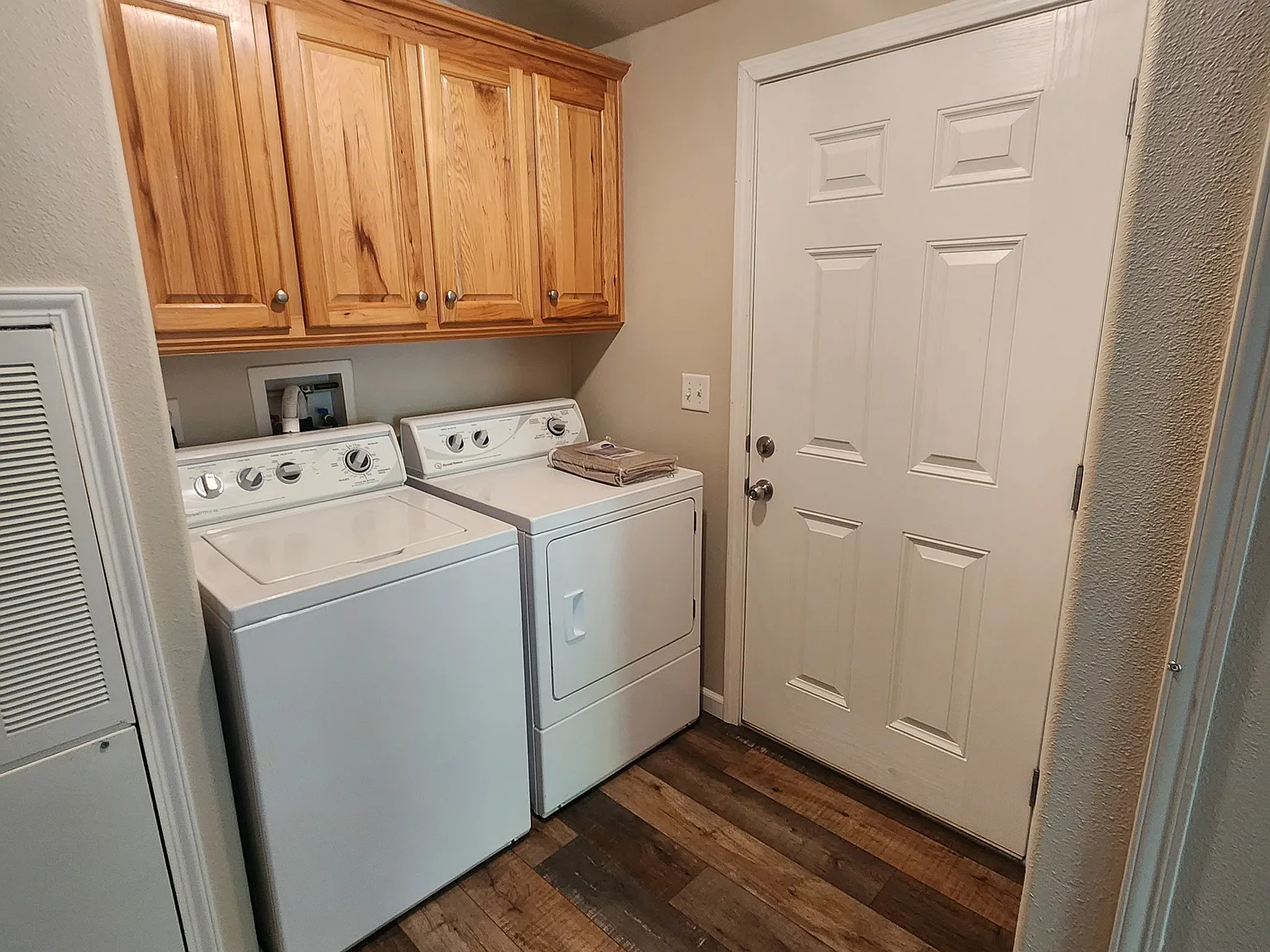 2 bed, 1400 sqft, $2,150 — Photo 3