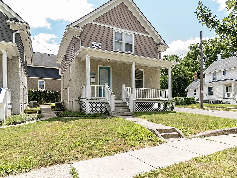 223 W Mosley St