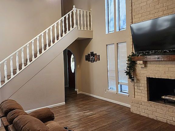 3rd image of 4125 River Hill Dr