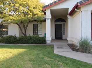 2574 Calimyrna Ave, Clovis, CA 93611