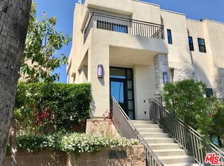 18705 Redwing St, Tarzana, CA 91356