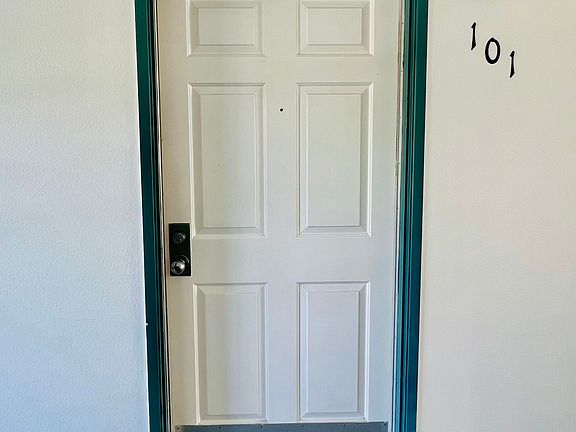2nd image of 11738 Mayfield Ave #101