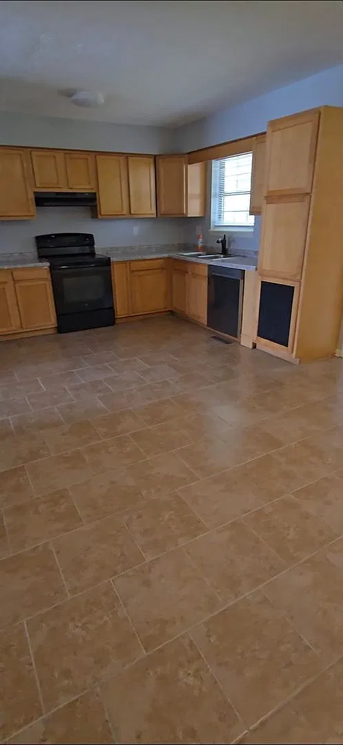 Townhome, 3br, 1.5ba — Photo 1
