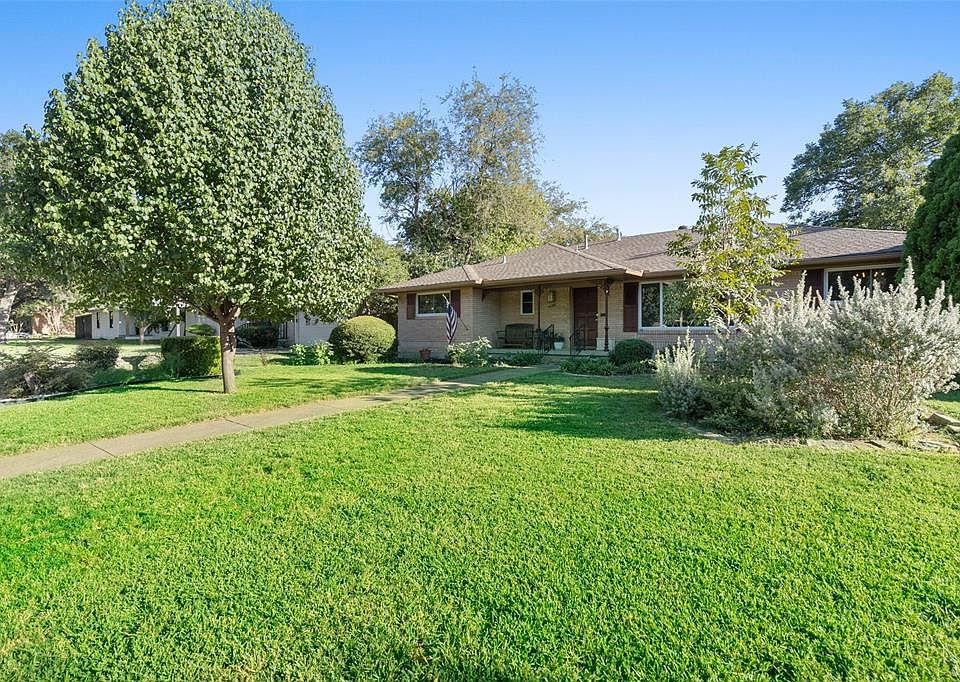 1st image of 438 Summit Dr