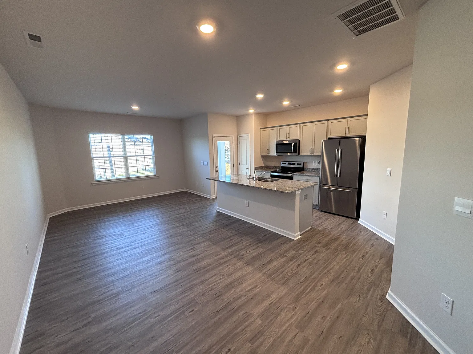 1911 Gracie Ln — Photo 4