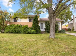 34617 Forman Dr, Sterling Heights, MI 48310