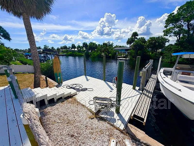 2 bed, 2.0 bath, 1518 sqft, $1,895 — Photo 2