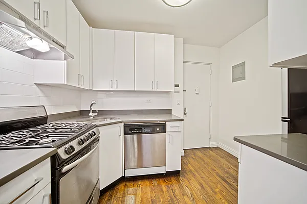 Rented by Bond New York | media 11