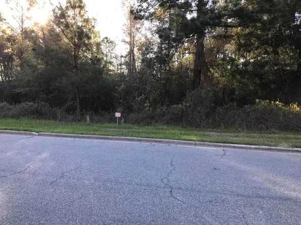 1506 River Pointe Dr, Albany, GA 31701