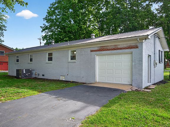5th image of 1003 Faulkner Springs Rd