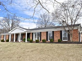 527 Webster Path Ct, Saint Louis, MO 63119