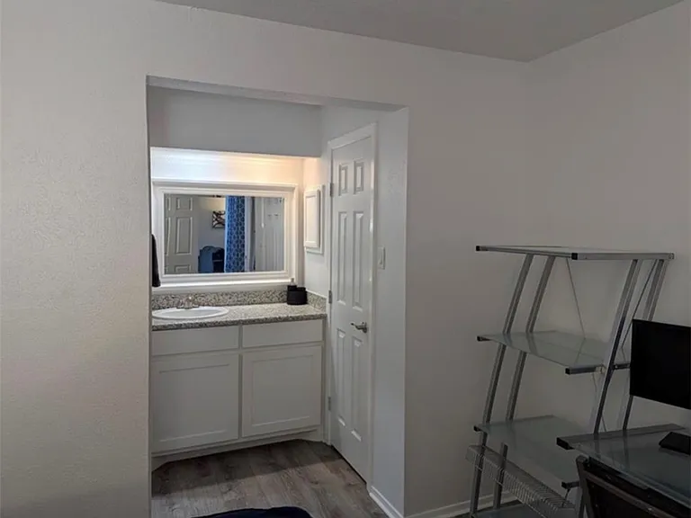 1901 Holleman Dr W #411 — Photo 12