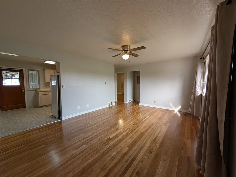 2625 E Mission Ave — Photo 4