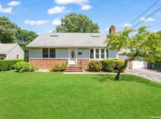 30 Jay Ct, Northport, NY 11768