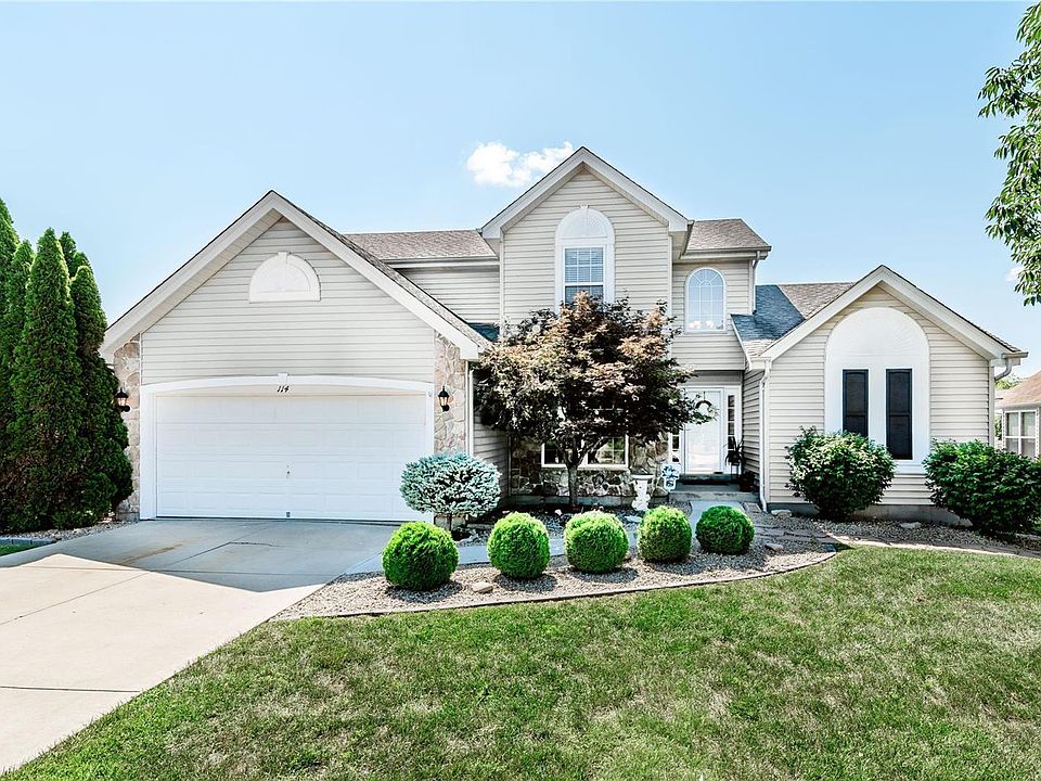 1st image of 114 Fleur De Lis Dr