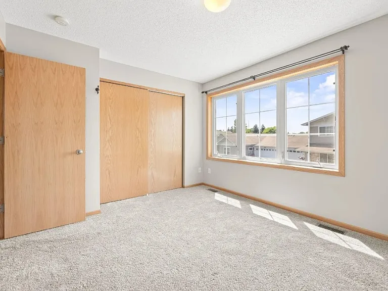 942 Crossing Way — Photo 9
